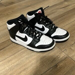Women's 8.5 Panda Dunk High Top
